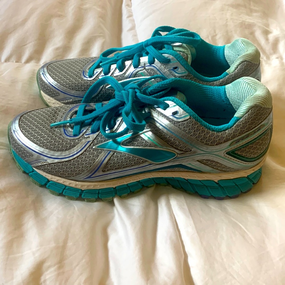Brooks 6.5 Carpe Runem, only worn a few times, in excellent condition.